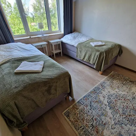 Maee Maja Ostanak kod kuće *